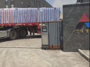 俄羅斯69線配套設備第二車出發