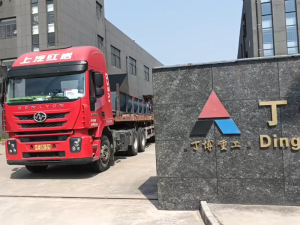 LSX920螺旋洗砂機與PE250X400鄂式破碎機發往上海浦東